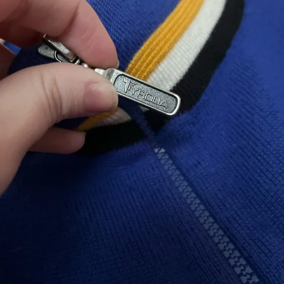 Stylish Blue Zip-Up Sweater with Stripes | Size L/XL - Picture 4 of 4